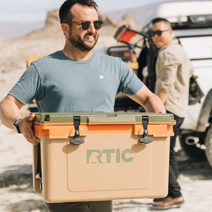 Portable Insulated Cooler 32 Quart Ultra-Light Chest.